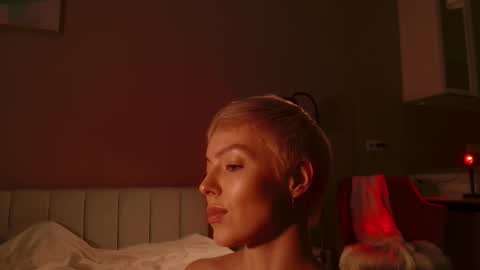 Elizabeth online show from November 2025 04:53:01 PM