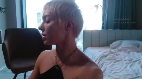 Elizabeth online show from April 2026 03:03:01 PM