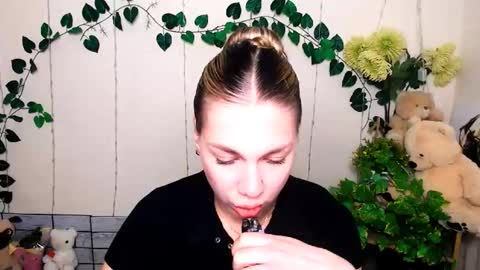 Karina online show from March 2026 10:48:02 AM