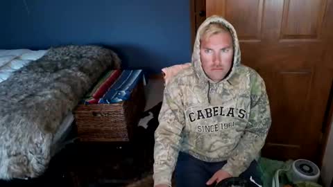 Snapshot of spun_redneck chatting on April 2026 11:46:02 PM Spun Redneck online show from April 2026 11:46:02 PM