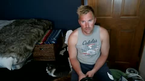 Snapshot of spun_redneck chatting on April 2026 12:11:02 AM Spun Redneck online show from April 2026 12:11:02 AM