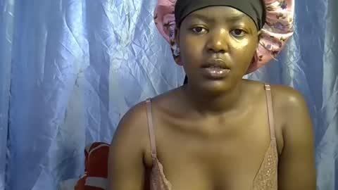 Snapshot of squirt_quueen chatting on February 2026 06:53:01 PM squirt_quueen online show from February 2026 06:53:01 PM