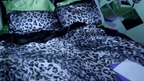 CoupleOfSquirtS online show from September 2025 08:38:02 AM