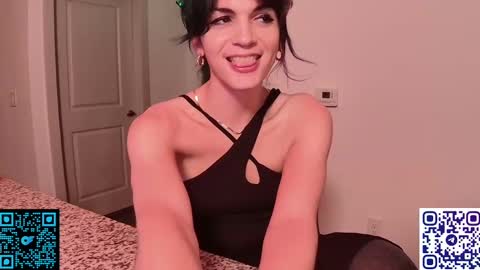 Snapshot of squrlgurl chatting on February 2025 01:54:02 AM Earthling Gurl Michelle Allergy online show from February 2025 01:54:02 AM