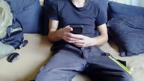 Snapshot of srevinu chatting on November 2025 09:42:02 AM Srevinu online show from November 2025 09:42:02 AM