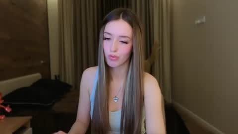 Chloe online show from June 2026 07:22:02 PM