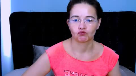 staceydarling online show from February 2026 12:12:01 PM