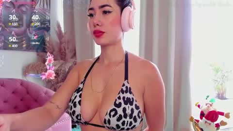 TWstacymalibu110 online show from December 2024 03:57:01 PM