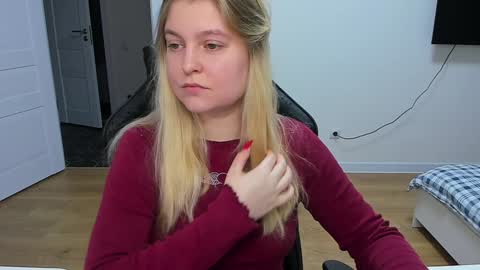 Stacy  online show from December 2024 07:03:01 PM