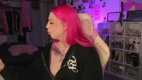 Stacy online show from August 2026 06:11:01 PM