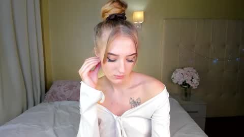 Snapshot of stacy_riiver chatting on February 2025 11:24:02 AM Stacy Mon Tue Wed Thu Fri Sun GMT GMT 3 1000am - 0400pm online show from February 2025 11:24:02 AM