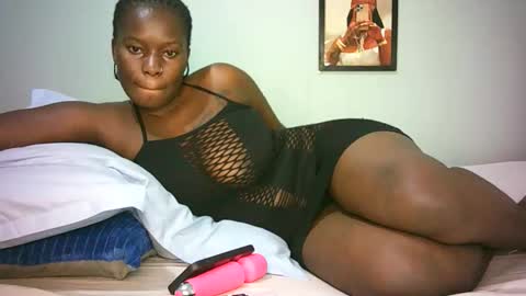 Snapshot of stacysweet69 chatting on May 2026 04:12:02 PM all yours online show from May 2026 04:12:02 PM