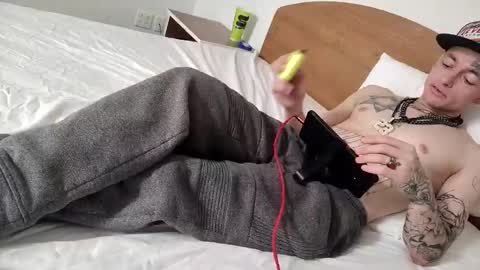 Straightupdownbad online show from February 2026 12:43:02 PM