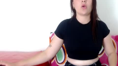 Snapshot of starcutenoir chatting on June 2026 01:50:02 PM ESTRELLA online show from June 2026 01:50:02 PM