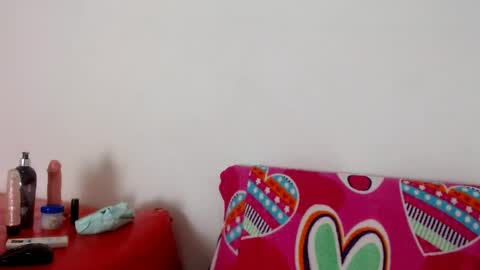 Snapshot of starcutenoir chatting on June 2026 05:56:01 AM ESTRELLA online show from June 2026 05:56:01 AM