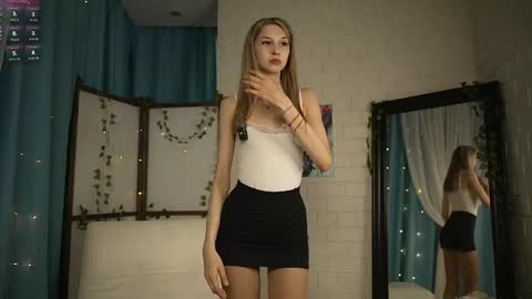 Snapshot of starfromsky chatting on May 2026 01:06:02 PM Chloe online show from May 2026 01:06:02 PM