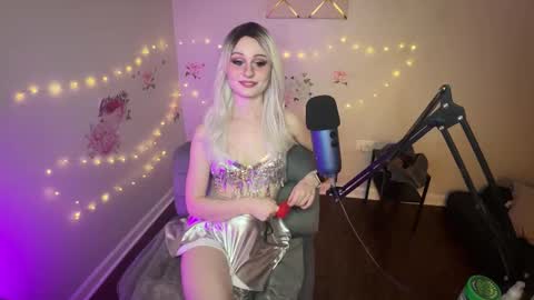 Snapshot of starr1123 chatting on September 2025 03:18:02 AM Starr online show from September 2025 03:18:02 AM