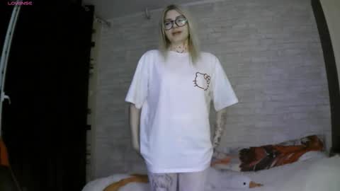 Snapshot of starremick chatting on October 2025 01:53:02 PM Katie online show from October 2025 01:53:02 PM