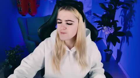 stef_nicks online show from September 2025 05:44:01 AM