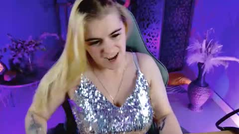 stef_nicks online show from October 2025 09:21:01 AM