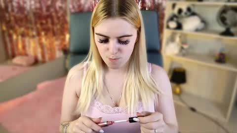 stef_nicks online show from May 2026 09:03:02 AM