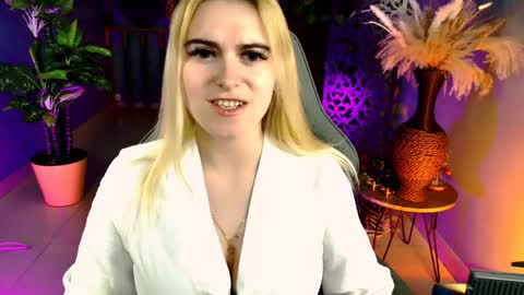 stef_nicks online show from May 2026 09:05:02 AM