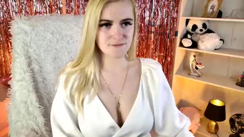 stef_nicks online show from May 2026 05:23:01 AM