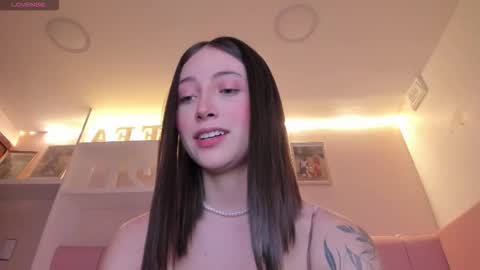 Stefa Gomez  online show from December 2025 11:15:02 AM