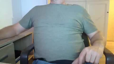 Snapshot of stefan2580 chatting on October 2025 10:32:02 PM Stefan online show from October 2025 10:32:02 PM