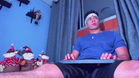 Snapshot of stefann_salvatore chatting on December 2024 02:23:01 AM Stefann Salvatore online show from December 2024 02:23:01 AM