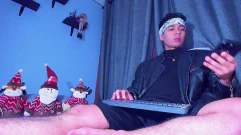 Snapshot of stefann_salvatore chatting on December 2024 12:22:01 AM Stefann Salvatore online show from December 2024 12:22:01 AM