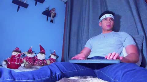 Snapshot of stefann_salvatore chatting on January 2025 04:55:02 AM Stefann Salvatore online show from January 2025 04:55:02 AM