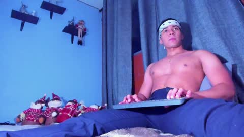 Snapshot of stefann_salvatore chatting on January 2025 12:03:01 AM Stefann Salvatore online show from January 2025 12:03:01 AM