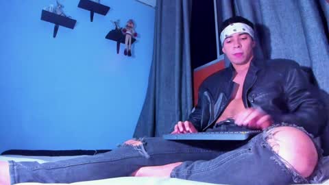 Snapshot of stefann_salvatore chatting on January 2025 01:50:01 AM Stefann Salvatore online show from January 2025 01:50:01 AM