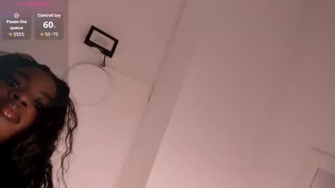 stefannyevans_ online show from October 2025 12:03:01 PM