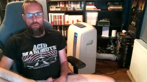 MeStef online show from July 2026 08:18:02 PM