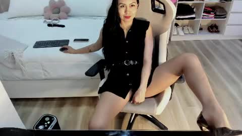 Zuly online show from June 2026 12:09:02 PM