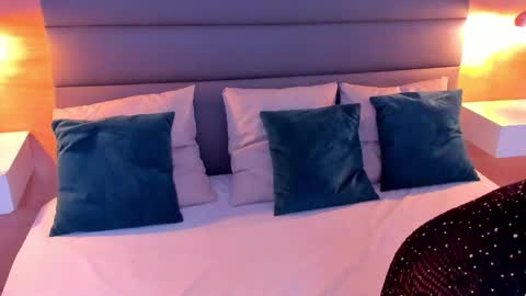 STELA online show from October 2025 06:42:02 PM