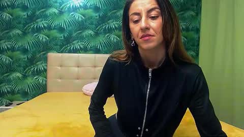 Snapshot of stella_john chatting on December 2024 08:00:01 AM Stella John online show from December 2024 08:00:01 AM