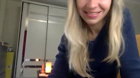 Snapshot of stella_walters chatting on October 2025 09:49:01 PM stella_walters online show from October 2025 09:49:01 PM