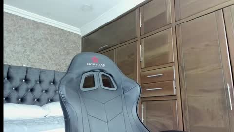 Estella online show from January 2025 01:53:01 AM