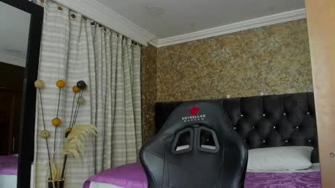 Estella online show from January 2025 02:35:01 AM