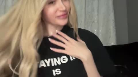 Snapshot of stellacummings chatting on February 2026 07:23:01 AM Stella Bella online show from February 2026 07:23:01 AM