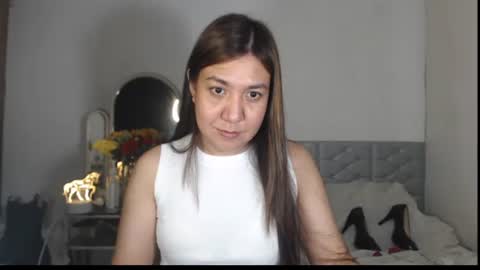 Stella online show from November 2025 07:02:02 PM