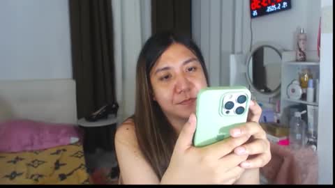Snapshot of stellahugets chatting on May 2026 04:13:02 PM Stella online show from May 2026 04:13:02 PM