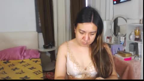 Snapshot of stellahugets chatting on May 2026 04:39:01 AM Stella online show from May 2026 04:39:01 AM