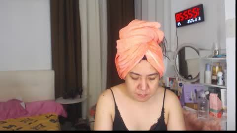 Snapshot of stellahugets chatting on June 2026 04:22:01 PM Stella online show from June 2026 04:22:01 PM