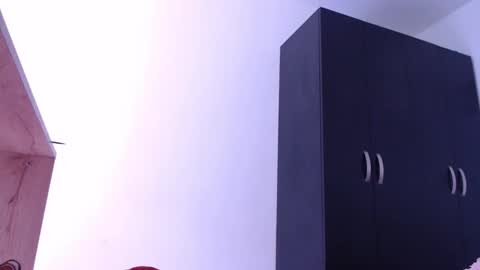 Snapshot of step_daughter_ chatting on November 2025 02:45:01 AM MIA online show from November 2025 02:45:01 AM