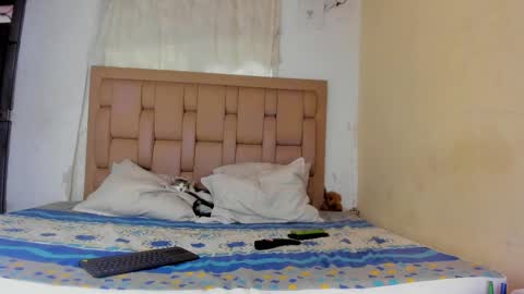 Snapshot of stepcouple__ chatting on May 2026 08:37:01 PM Stepcouple online show from May 2026 08:37:01 PM