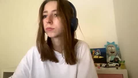 Emilia online show from October 2025 09:21:02 AM